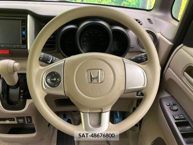 Honda N BOX 2017-04 278551-11