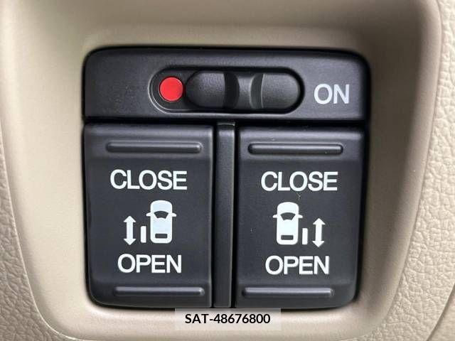 Honda N BOX 2017-04 278551-3