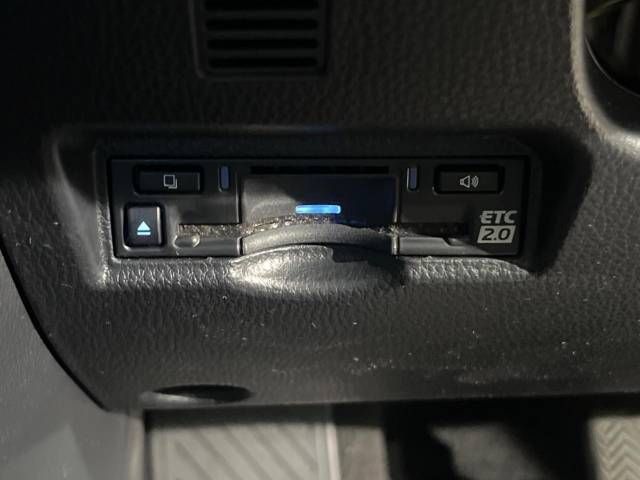 Toyota NOAH 2023-06 188957-7