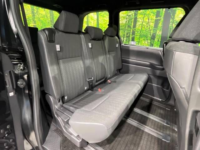 Toyota NOAH 2023-06 188957-10