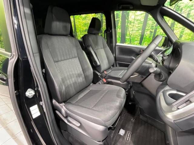Toyota NOAH 2023-06 188957-9