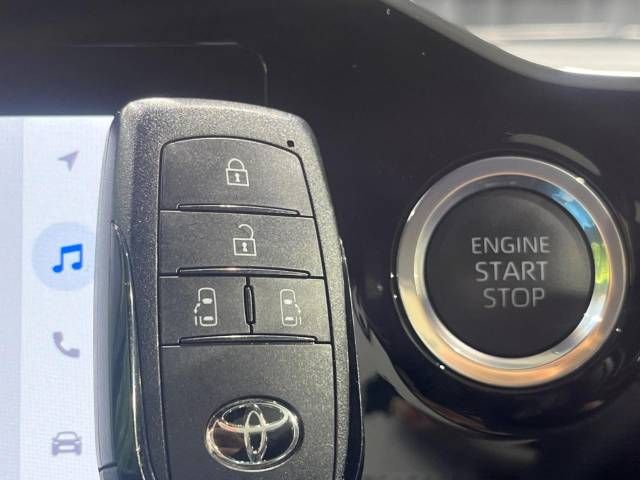 Toyota NOAH 2023-06 188957-8