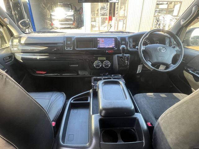 Toyota HIACE WAGON 2013-09 181834-24