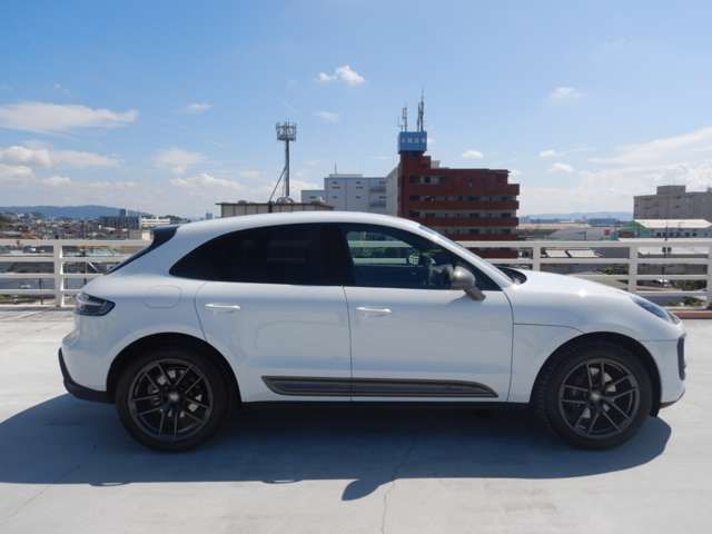 Porsche MACAN 2023-06 23362-7