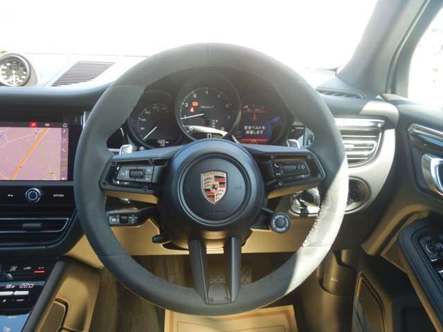 Porsche MACAN 2023-06 23362-13