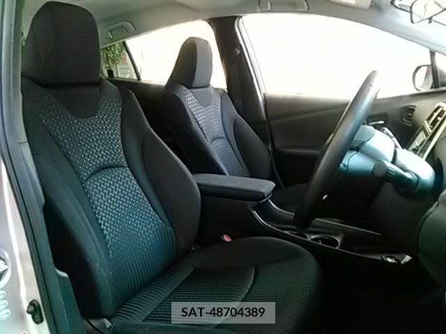 Toyota PRIUS 2016-01 282309-18