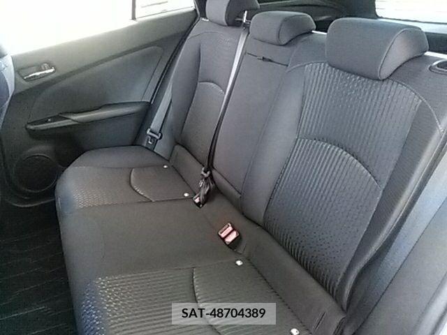 Toyota PRIUS 2016-01 282309-21