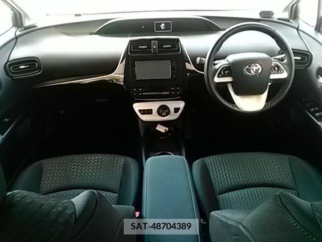 Toyota PRIUS 2016-01 282309-1