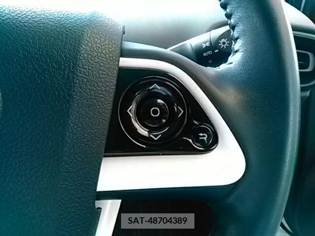 Toyota PRIUS 2016-01 282309-11