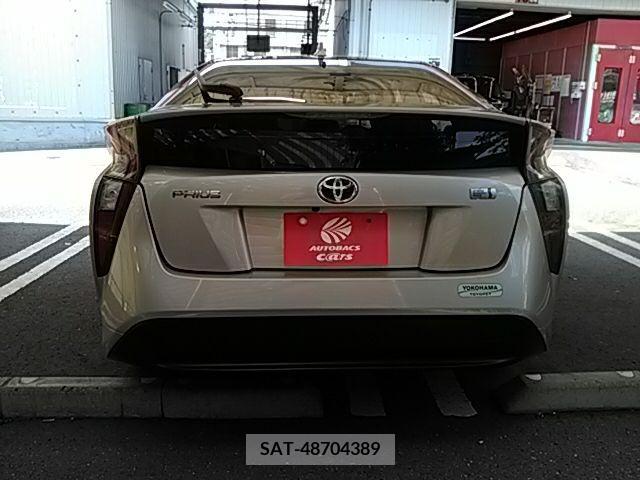 Toyota PRIUS 2016-01 282309-4