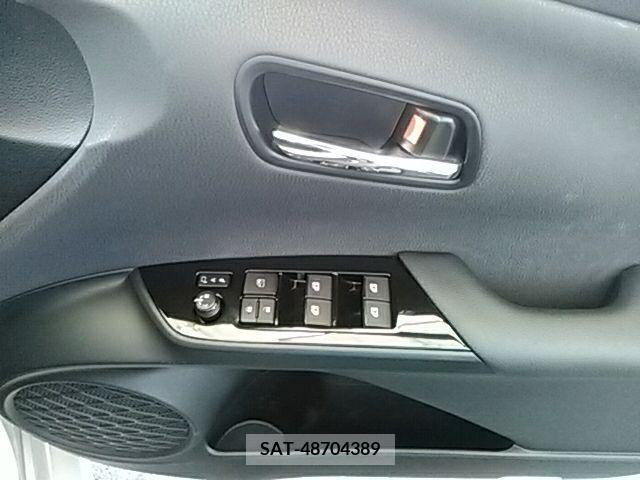 Toyota PRIUS 2016-01 282309-7