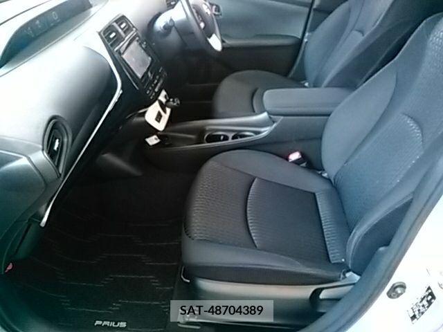 Toyota PRIUS 2016-01 282309-23