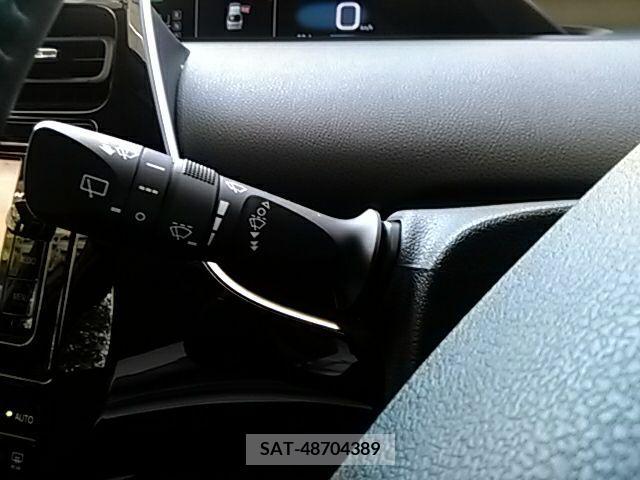 Toyota PRIUS 2016-01 282309-10