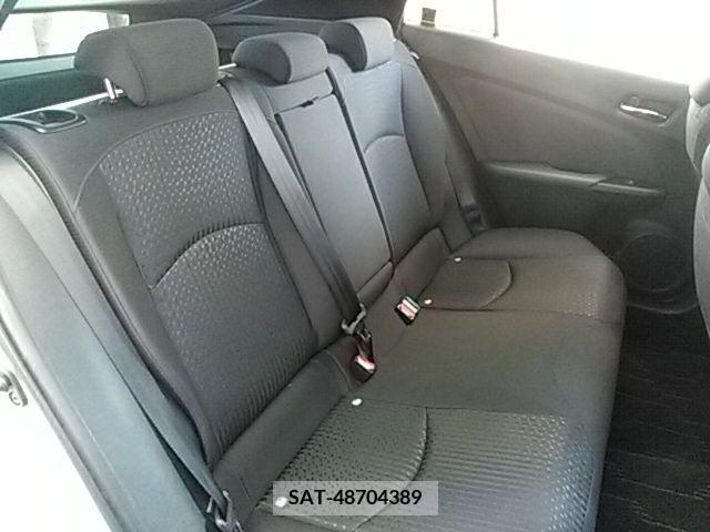Toyota PRIUS 2016-01 282309-19