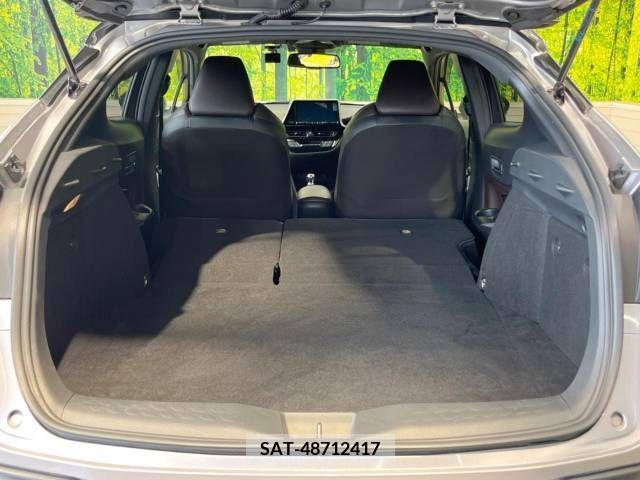 Toyota C-HR 2017-11 378213-10