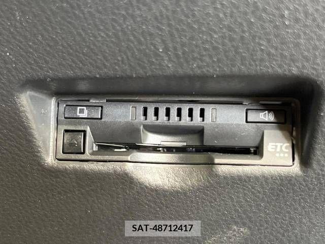 Toyota C-HR 2017-11 378213-7