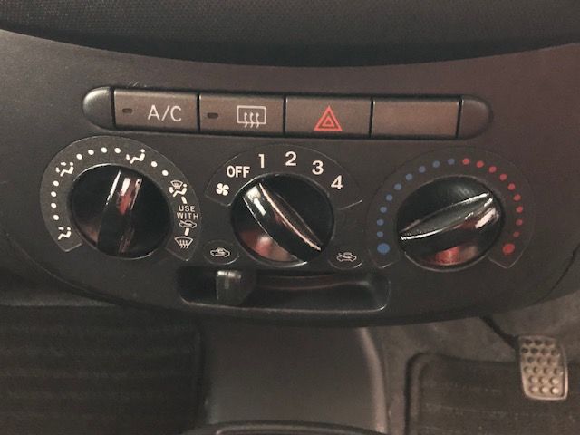 Daihatsu ESSE 2011-03 187702-19