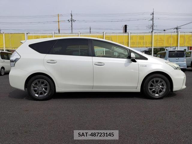 Toyota PRIUS ALPHA 2014-01 386564-10