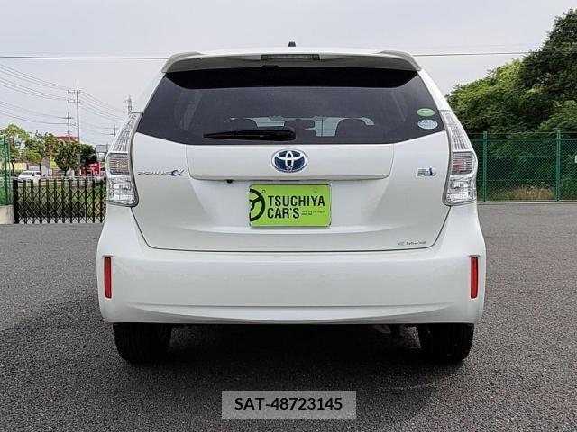 Toyota PRIUS ALPHA 2014-01 386564-9