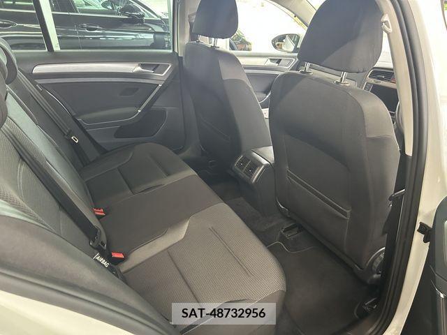 VolksWagen GOLF VARIANT 2016-11 204049-11