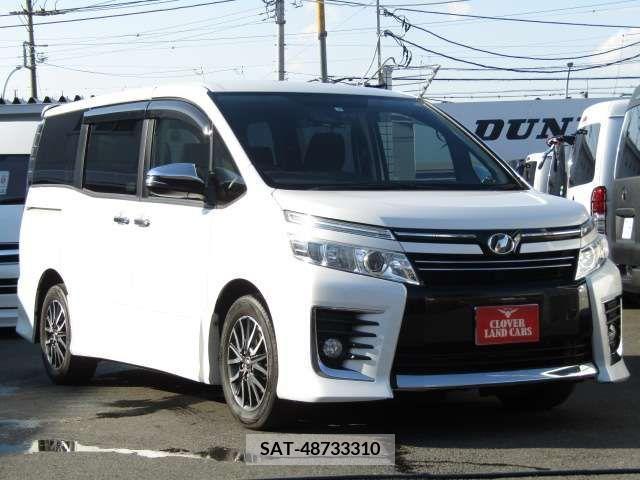 Toyota VOXY 2015-08 215697-2