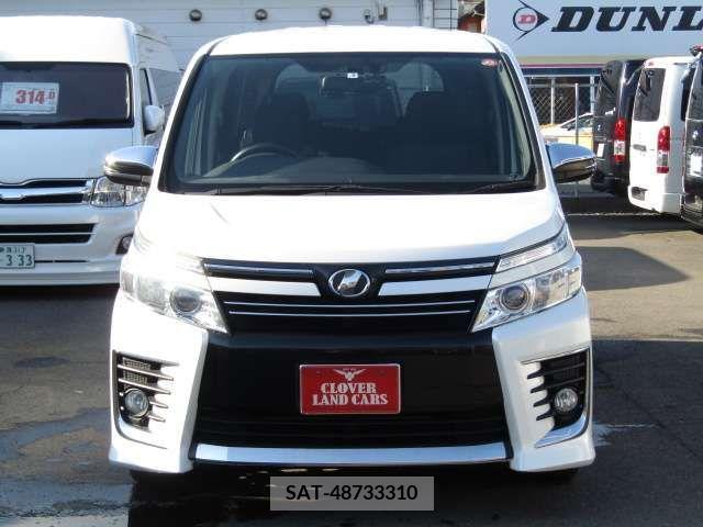 Toyota VOXY 2015-08 215697-4