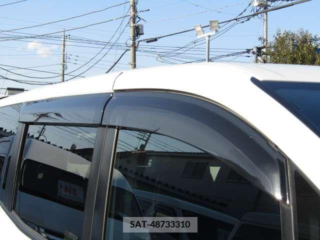 Toyota VOXY 2015-08 215697-18