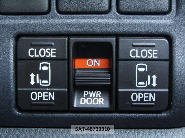 Toyota VOXY 2015-08 215697-13