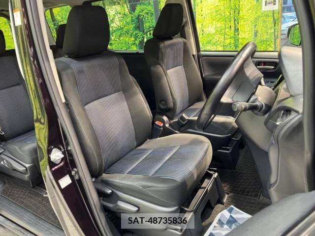 Toyota VOXY 2015-12 341186-7