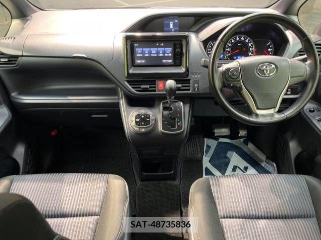 Toyota VOXY 2015-12 341186-1