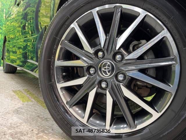 Toyota VOXY 2015-12 341186-12