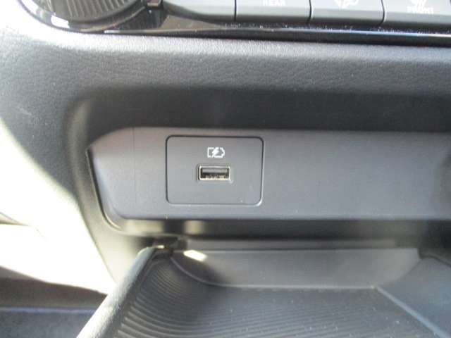 Nissan NOTE 2023-03 180585-11