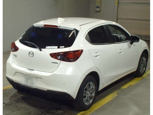 Mazda MAZDA2 2022-02 15654-1