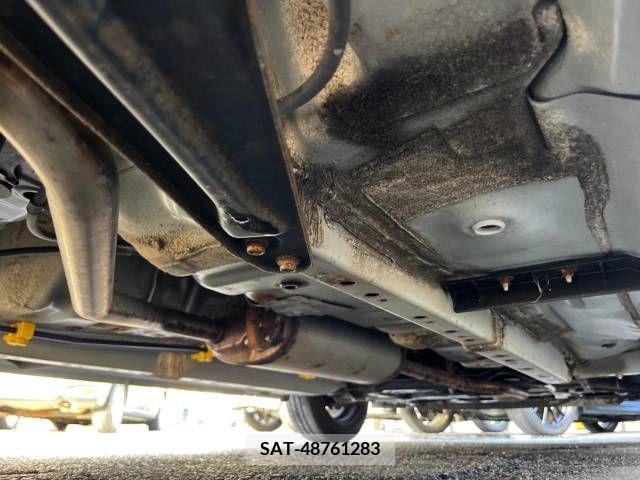 Toyota Pixis Mega 2019-01 330301-18