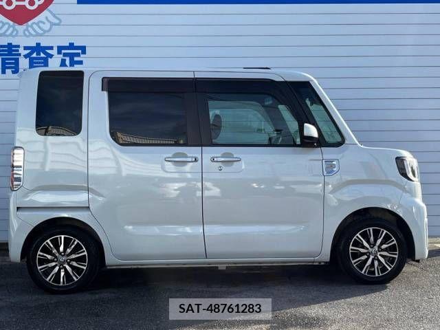Toyota Pixis Mega 2019-01 330301-6