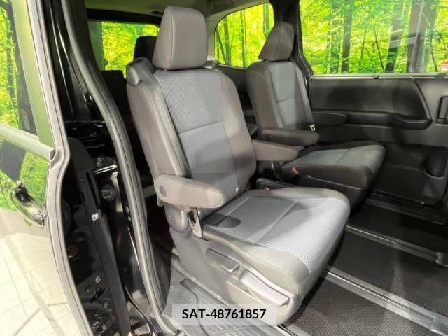 Toyota NOAH 2023-04 204474-9