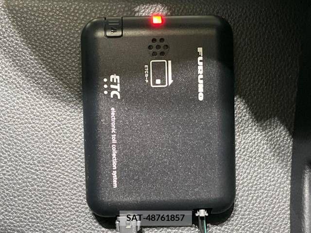 Toyota NOAH 2023-04 204474-7