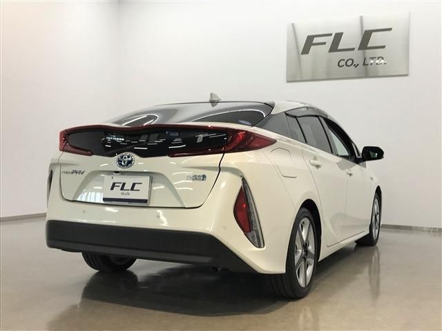 Toyota PRIUS PHV 2017-08 3661-4
