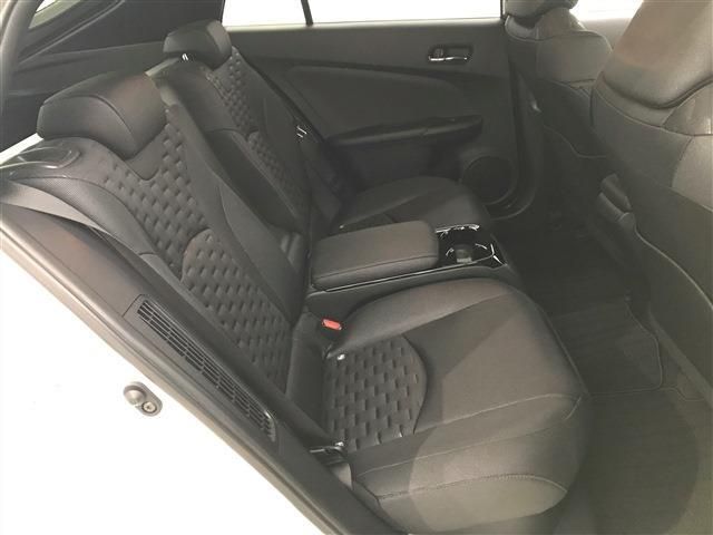 Toyota PRIUS PHV 2017-08 3661-11
