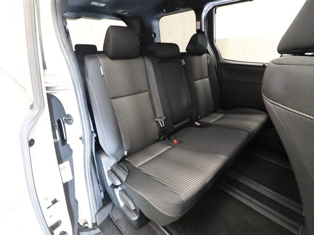 Toyota VOXY 2021-03 28272-4