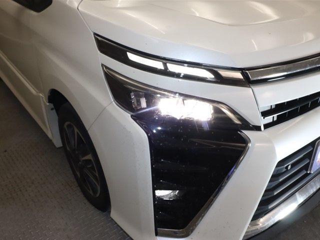 Toyota VOXY 2021-03 28272-19