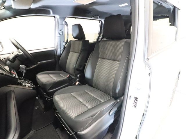 Toyota VOXY 2021-03 28272-5