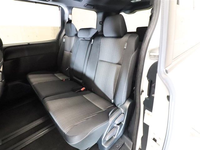 Toyota VOXY 2021-03 28272-6