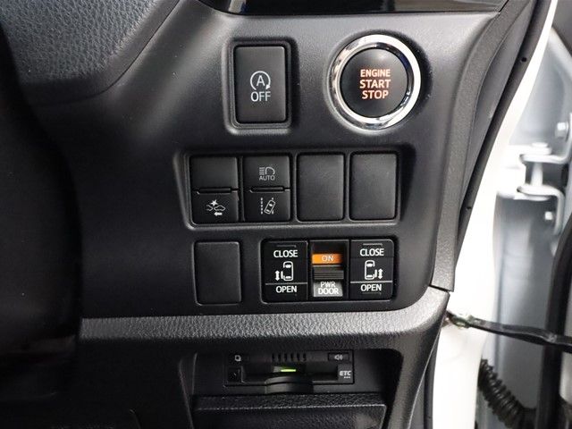 Toyota VOXY 2021-03 28272-11