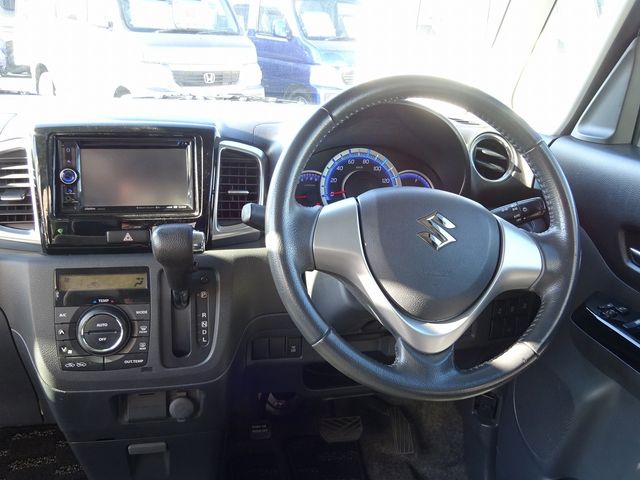 Suzuki SPACIA 2013-07 28465-21