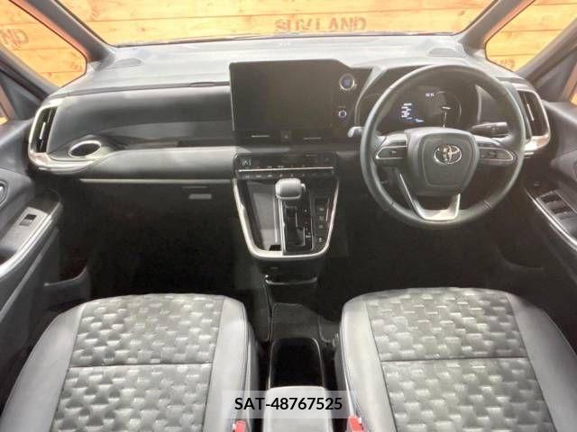 Toyota VOXY 2022-06 288991-1