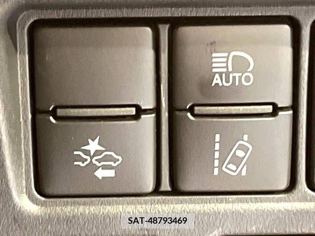 Toyota VOXY 2017-08 343527-4