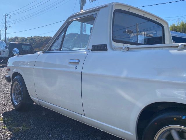 Nissan SUNNY TRUCK 1990-11 188840-4