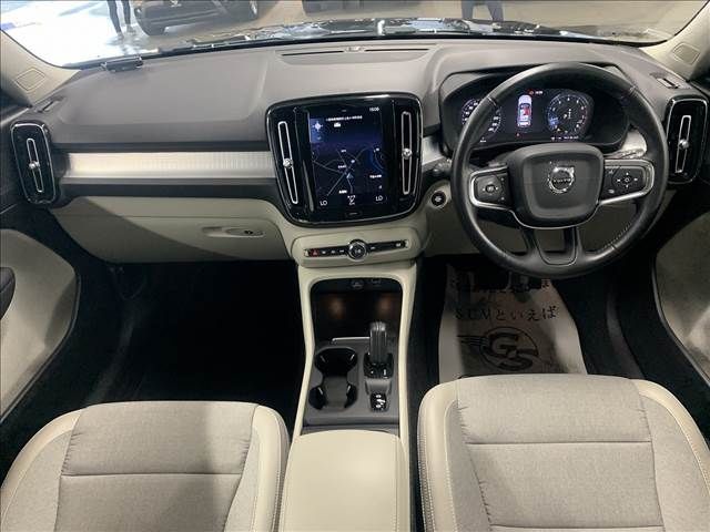 Volvo XC40 2018-11 21761-1