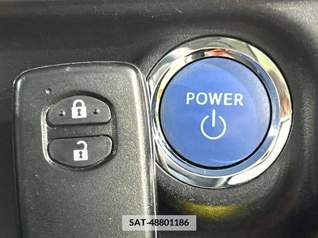 Toyota AQUA 2013-05 356159-7